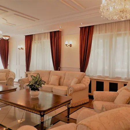 Nagyret Panzio Еґер